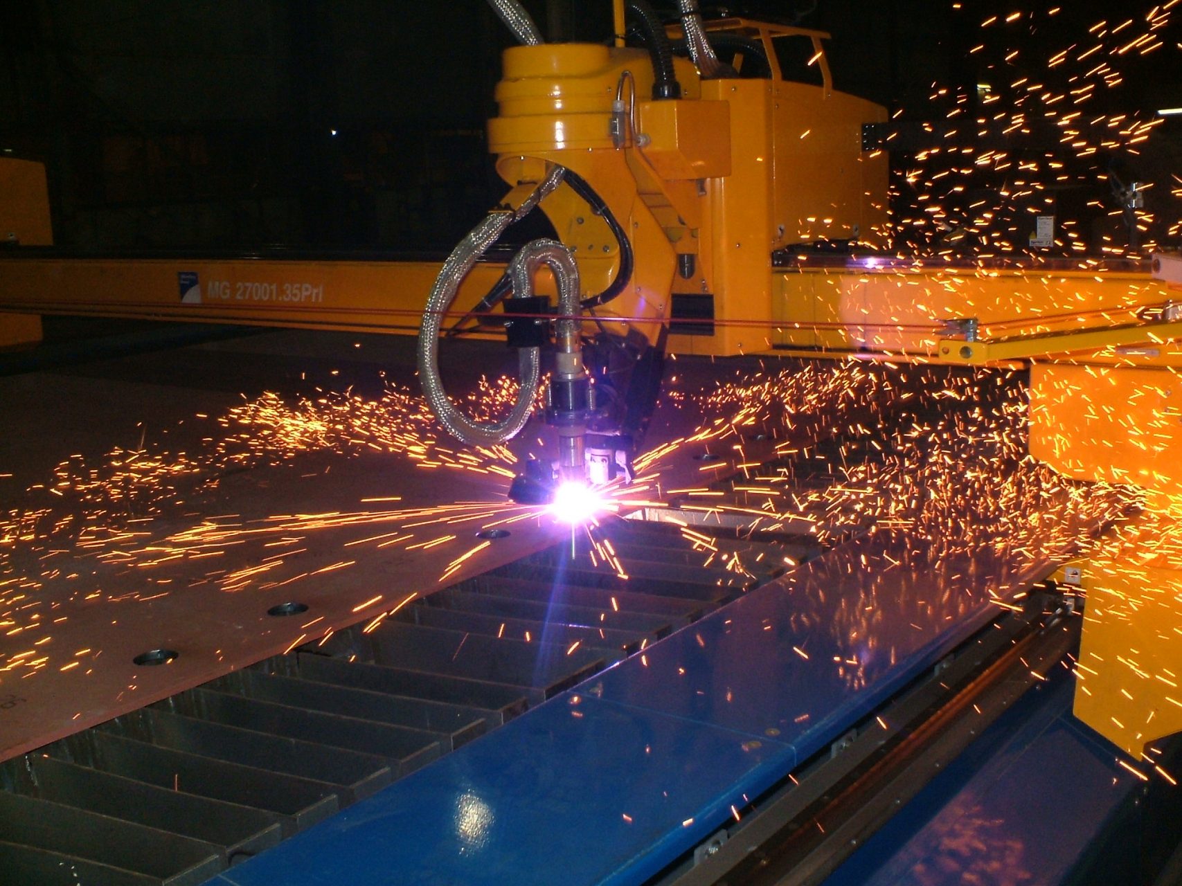 Laserstrahlschneiden Und Kundenspezifische Perforationen F r Metallb nder metal-cutting-process-in-hindi-classification-of-manufacturing